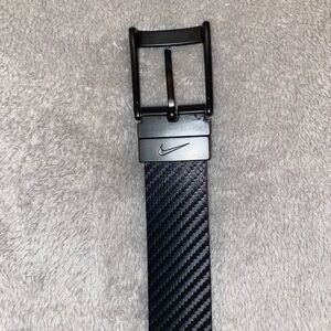 Reversible Nike golf belt. Size 32.